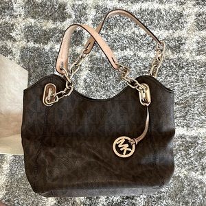 Beautiful used bag Michael Kors